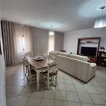 T2 Dos Bicos شقة *