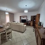 T2 Dos Bicos شقة